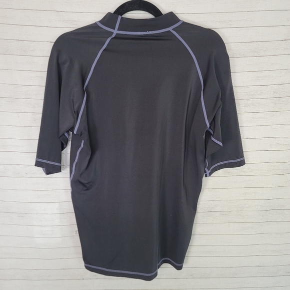 DAKINE BLACK SHORT SLEEVE RASH GUARD IN BLACK, SZ LARGE - Picture 4 of 7